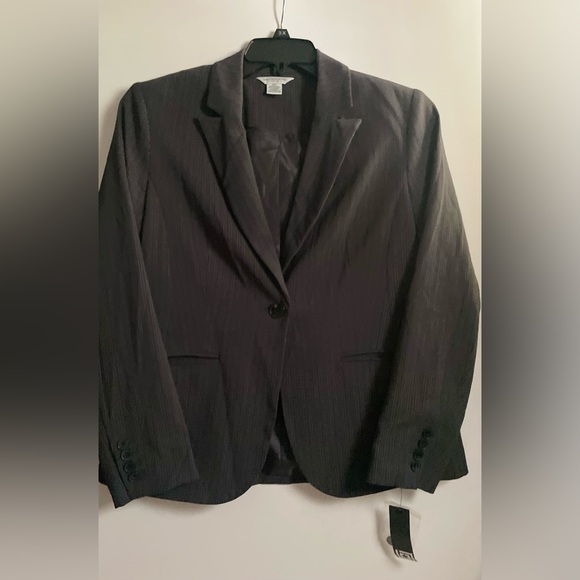 Liz Claiborne Jackets & Blazers - Liz Claiborne Petit  Long Sleeve Blazer